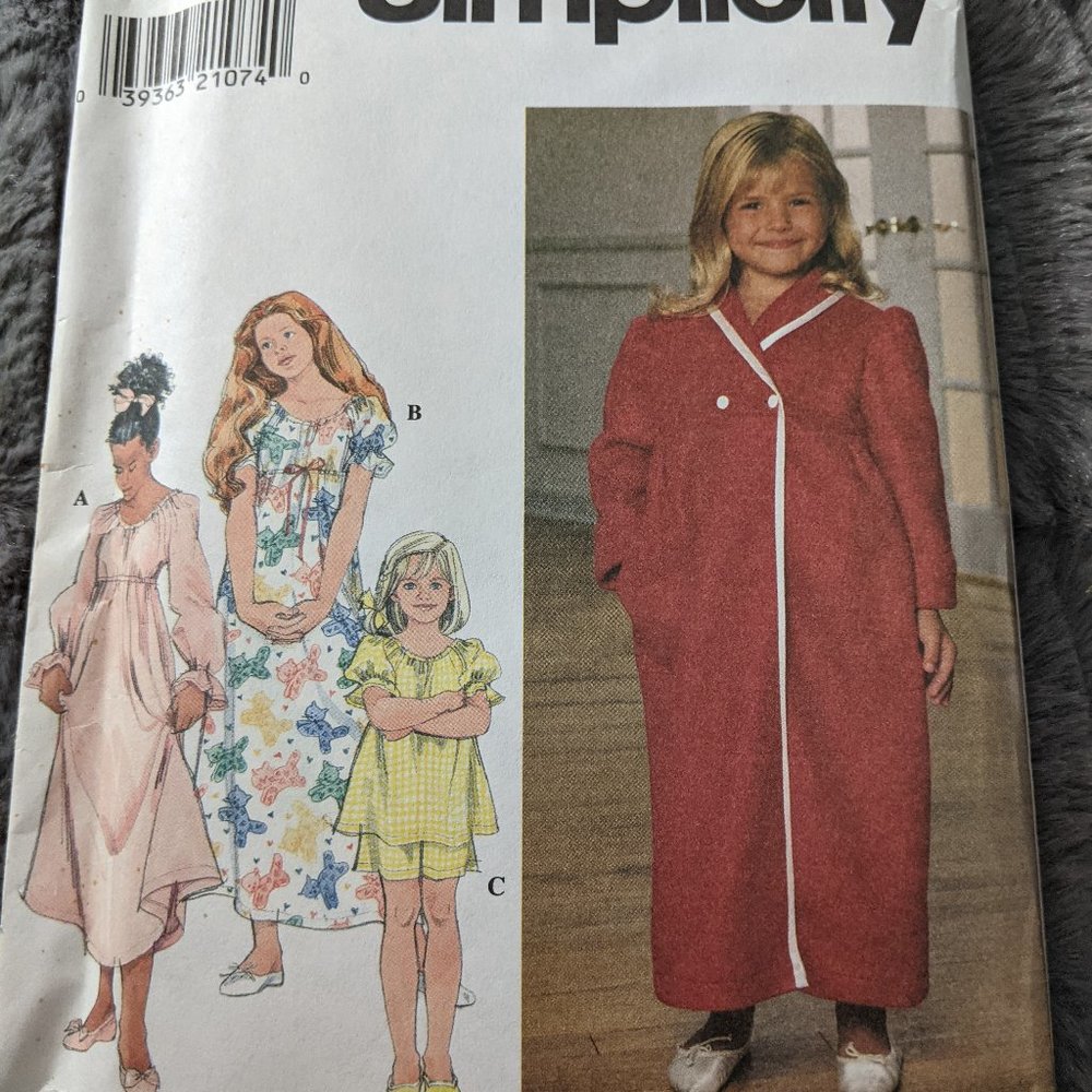 Sewing Pattern Simplicity 7930 Girl Nightgown Robe